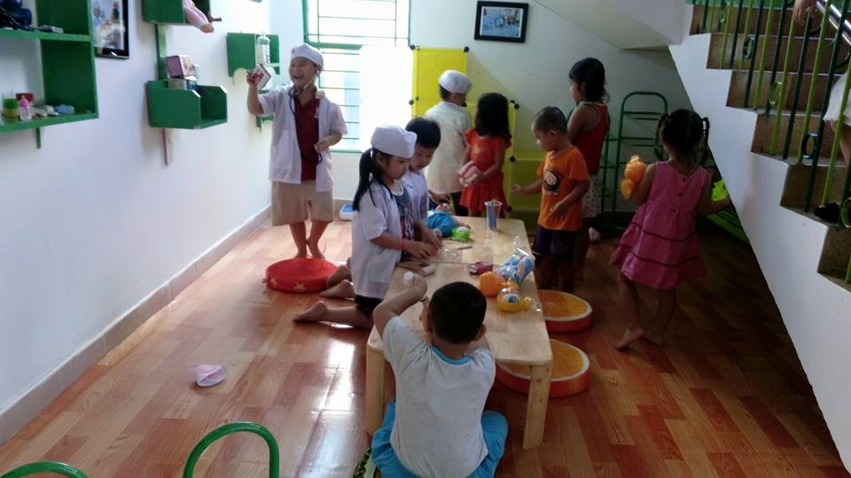 trang trí góc bác sĩ mầm non